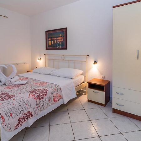 קרק Apartments Irena Krk חדר תמונה
