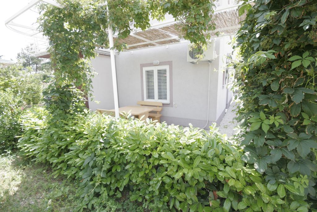 קרק Apartments Irena Krk מראה חיצוני תמונה