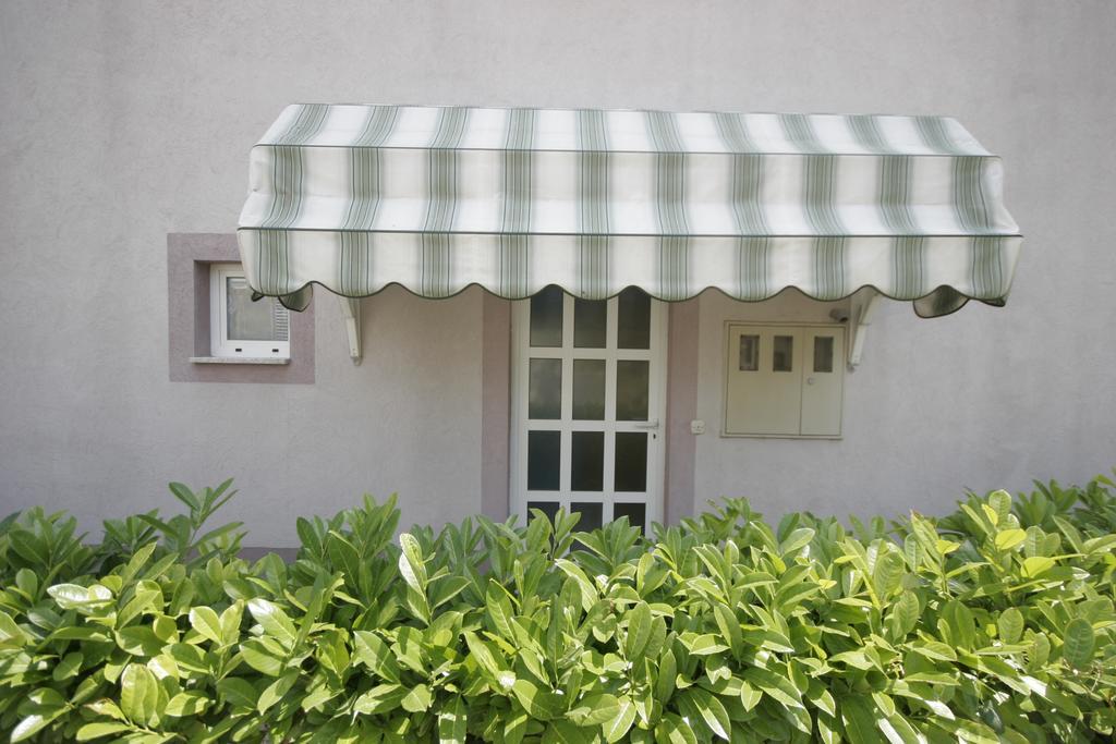 קרק Apartments Irena Krk מראה חיצוני תמונה