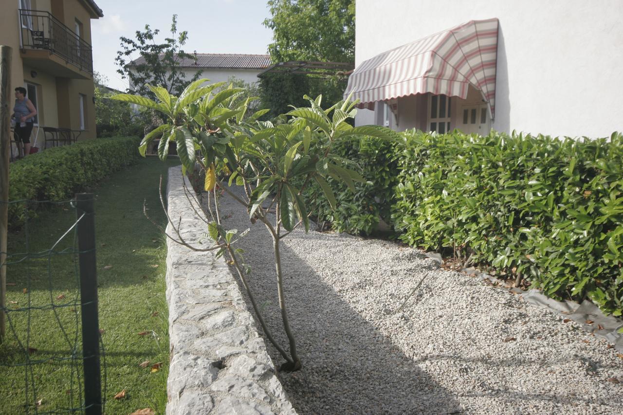 קרק Apartments Irena Krk מראה חיצוני תמונה