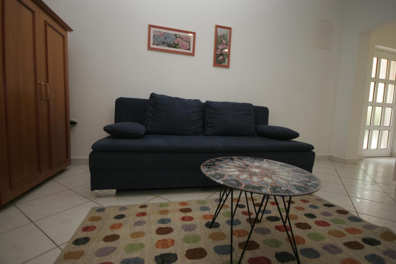 קרק Apartments Irena Krk מראה חיצוני תמונה