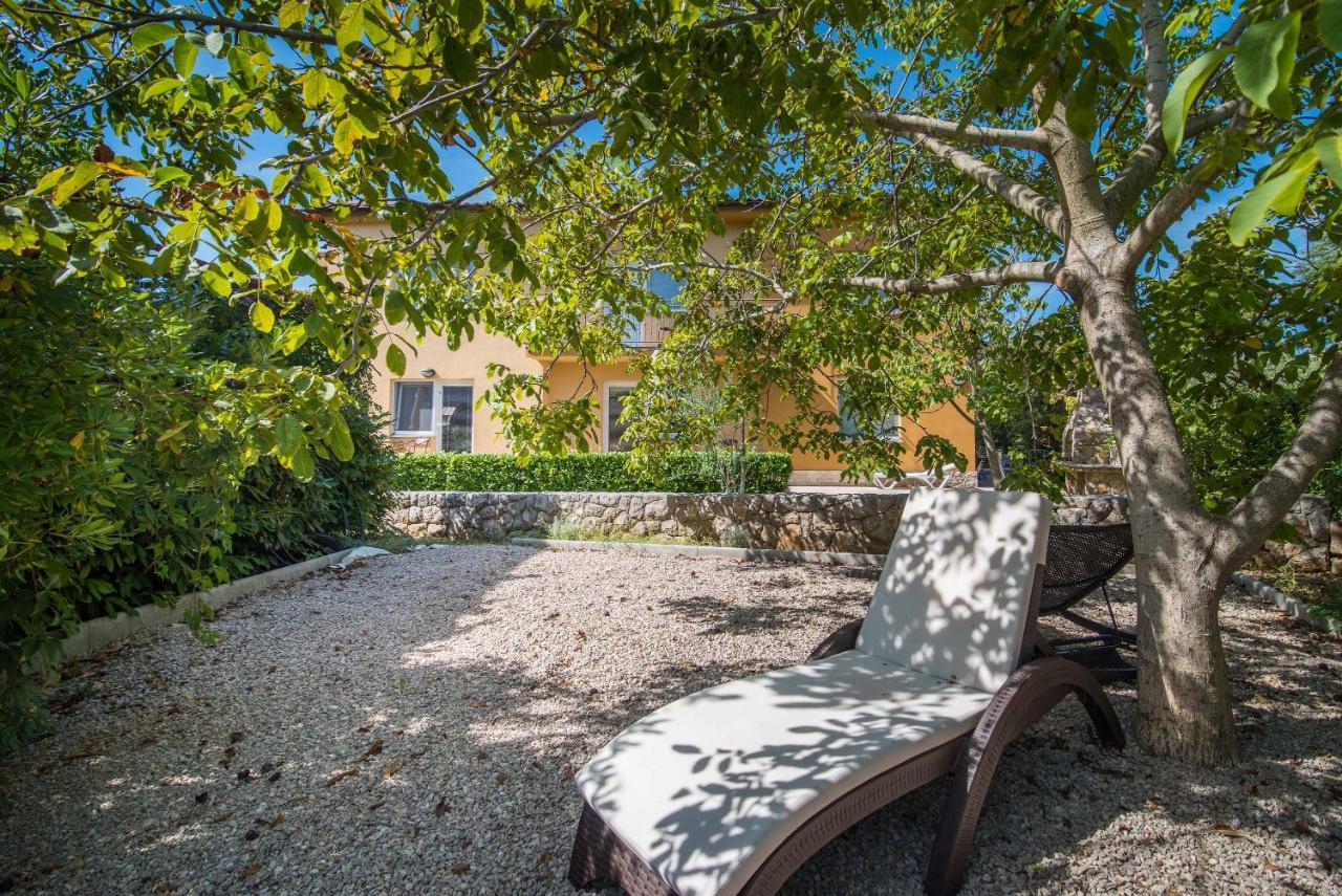 קרק Apartments Irena Krk מראה חיצוני תמונה
