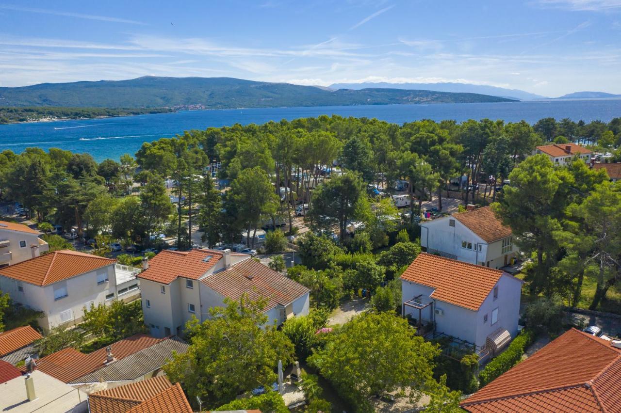 קרק Apartments Irena Krk מראה חיצוני תמונה